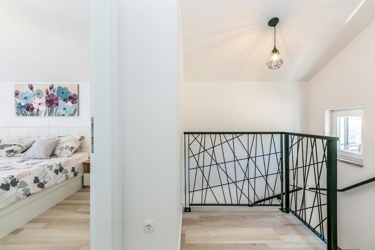 Holiday House San Michele Vrh  Zewnętrze zdjęcie